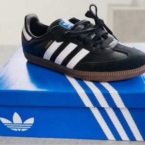 adidas women Samba Classic Sneakers - Black/White